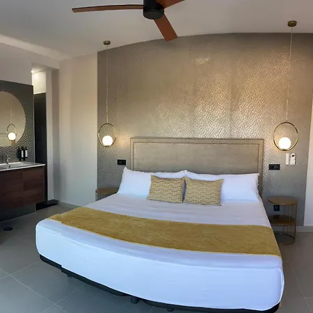 La Lipa Con Piscina Privada מלון דירות 4*